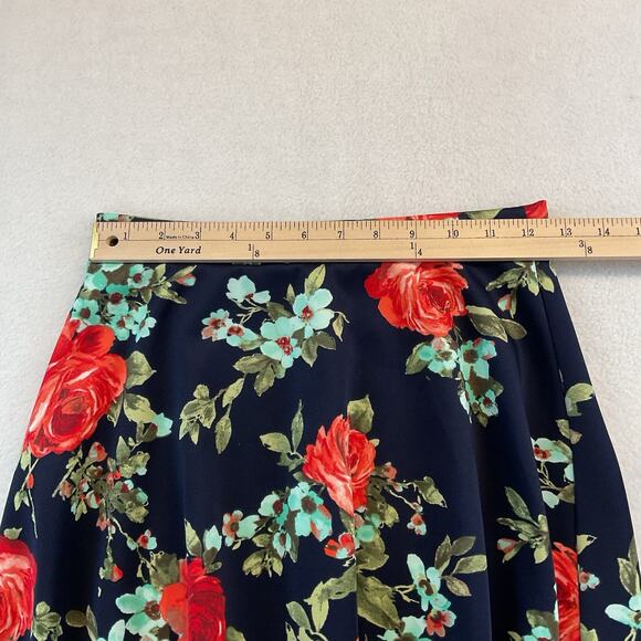 Lily White Skirt Womens Medium Blue Red Floral Knit A-Line Pull On Mini - Picture 7 of 10